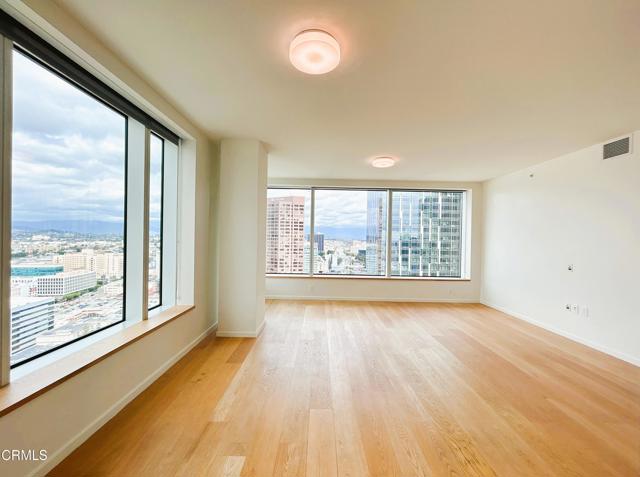 Detail Gallery Image 3 of 23 For 889 Francisco St #3608,  Los Angeles,  CA 90017 - 2 Beds | 2 Baths