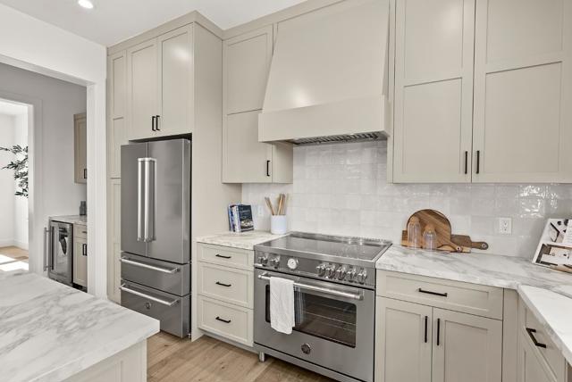 310 W 39th Avenue, San Mateo CA: https://media.crmls.org/mediaz/d1b52f52-aebf-4d5a-9420-c75ca4aaa34c.jpg