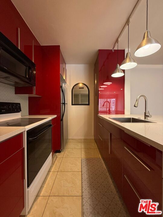 5257 Radford Avenue, Valley Village CA: https://media.crmls.org/mediaz/d1b5966b-d205-4211-979d-1d9555a2b064.jpg