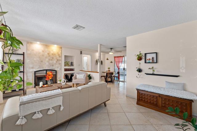 Detail Gallery Image 7 of 31 For 1534 Folkestone St, Spring Valley,  CA 91977 - 4 Beds | 2 Baths
