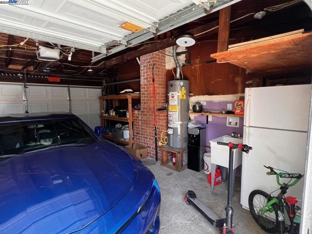2748 Eastgate Ave, Concord CA: https://media.crmls.org/mediaz/d1b675ab-61ba-4cf4-98d1-ef39c53baf04.jpg