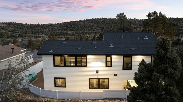 47145 Skyview Drive, Big Bear CA: https://media.crmls.org/mediaz/d1b68c26-0771-485a-b558-703d72ec7474.jpg