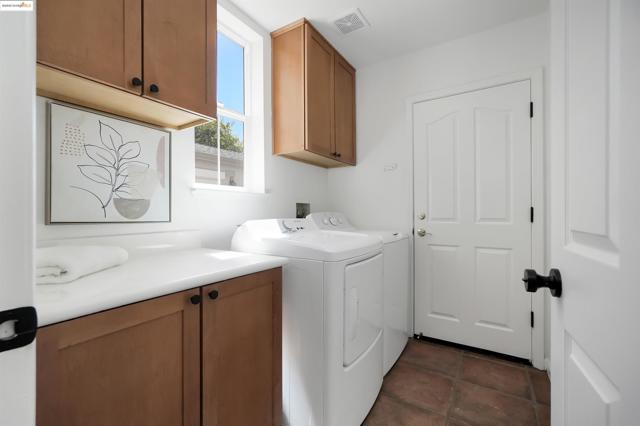 1165 Cottage Ln, Hercules CA: https://media.crmls.org/mediaz/d1b72923-c2d6-4db1-b10f-0da7d6b1fb13.jpg