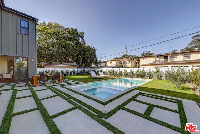 11729 Hartsook Street, Valley Village CA: https://media.crmls.org/mediaz/d1b7be2f-a2df-49c2-82c9-4b619555beaf.jpg