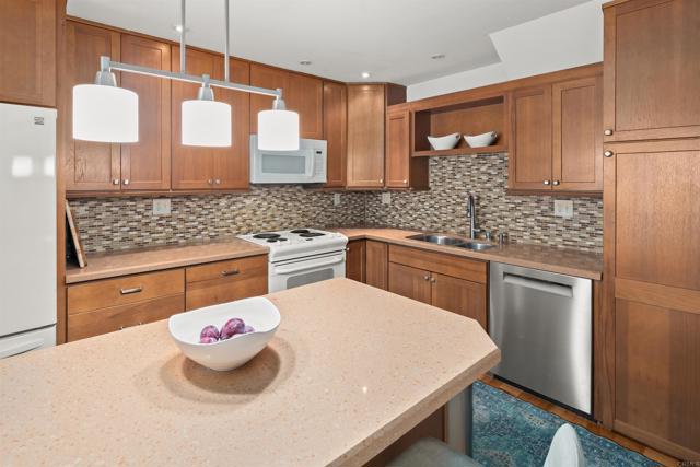 4545 Collwood Boulevard, San Diego CA: https://media.crmls.org/mediaz/d1b85279-5f3b-4425-8609-5e74a3c30edd.jpg