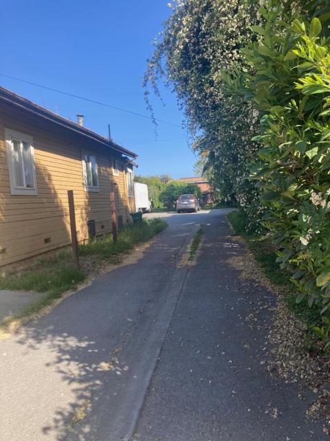 124 Riverside Drive, Watsonville CA: https://media.crmls.org/mediaz/d1b95e10-3069-4c56-ba8e-d38e38ee7859.jpg