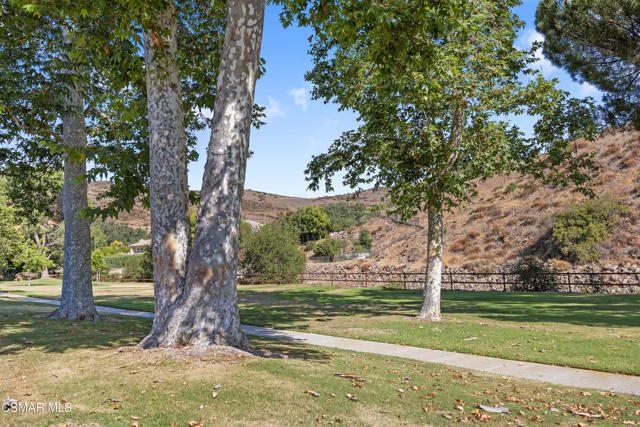 1641 Trafalgar Place, Westlake Village CA: https://media.crmls.org/mediaz/d1b9c7a4-c60a-4f5b-9b36-9d2999b13d5e.jpg