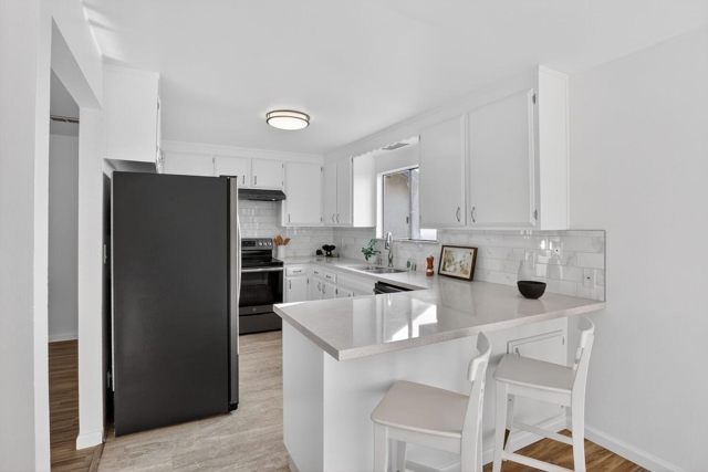 16605 Rolando Ave, Castro Valley CA: https://media.crmls.org/mediaz/d1b9da54-895a-4bea-bd75-2b4d645bdecf.jpg