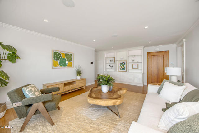 Detail Gallery Image 8 of 31 For 941 Buena Vista St, Ventura,  CA 93001 - 3 Beds | 2 Baths
