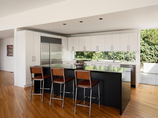421 Serpentine Drive, Del Mar CA: https://media.crmls.org/mediaz/d1ba608c-4ab9-4aca-9704-95df03fb82cb.jpg