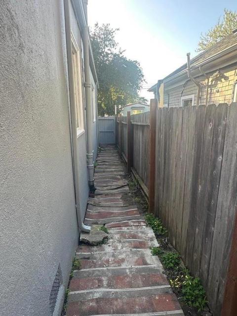 3050 22nd Avenue, Oakland CA: https://media.crmls.org/mediaz/d1ba8a06-ff63-49b8-a1e8-45c1802e61df.jpg