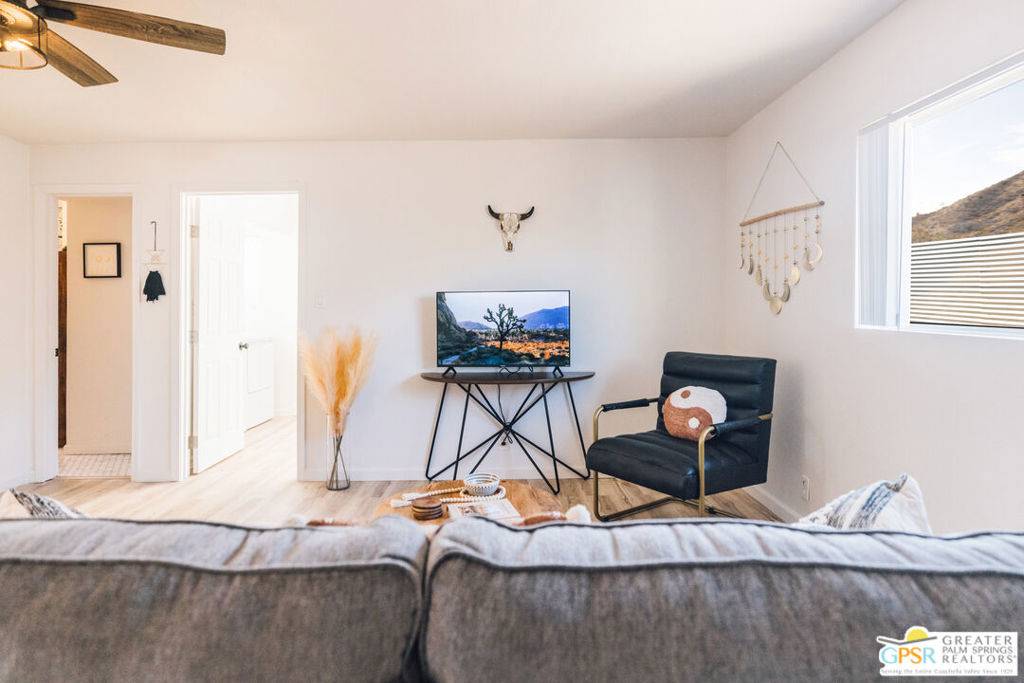 https://media.crmls.org/mediaz/d1bb04f5-1bf9-4f08-a135-26dbd8965d37.jpg?preset=X-Large