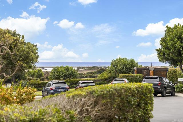 12859 Caminito del Canto, Del Mar CA: https://media.crmls.org/mediaz/d1bb6359-cbd8-4ddb-bb61-7b8bb103b05a.jpg