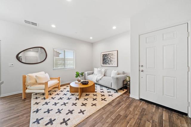 Detail Gallery Image 4 of 34 For 750 Anastasia Ct, El Cajon,  CA 92020 - 3 Beds | 2/1 Baths