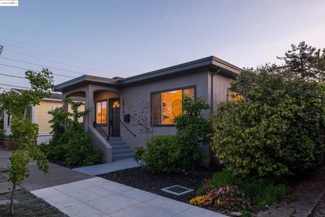 2516 Mathews St, Berkeley CA: https://media.crmls.org/mediaz/d1bb8c6e-cf05-4594-8af2-9e581fcf179d.jpg