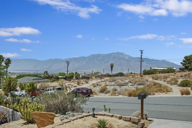 12300 Redbud Road, Desert Hot Springs CA: https://media.crmls.org/mediaz/d1bc0042-bfe3-4f1d-9b3f-861a03c96096.jpg