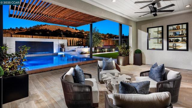 Image 14 of 30 For 18271 Corte Agustin