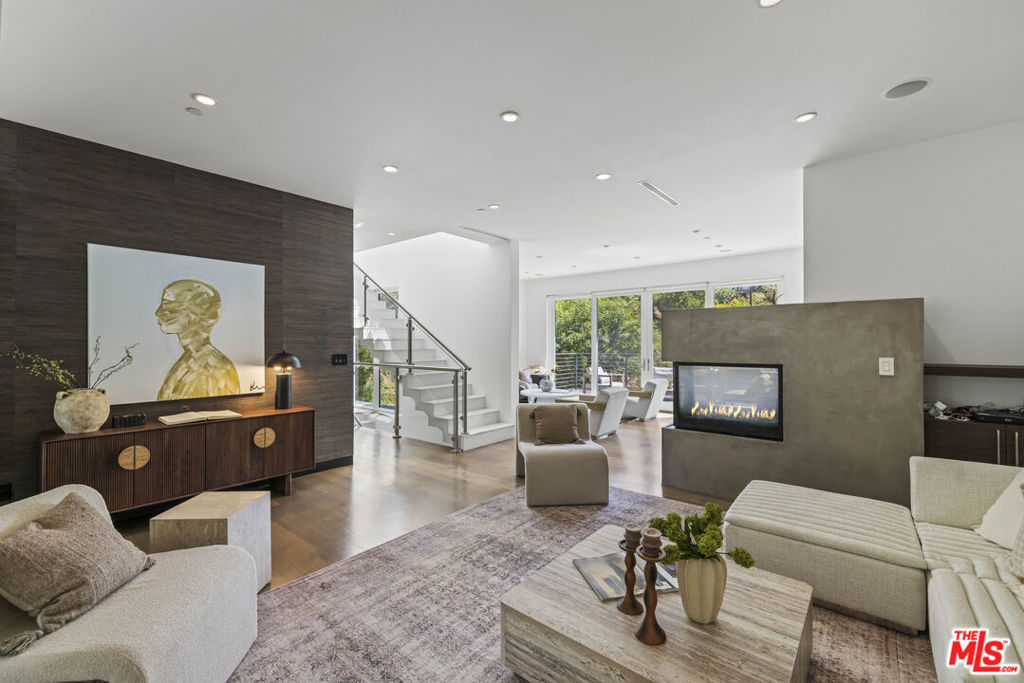 2756 Westshire Drive