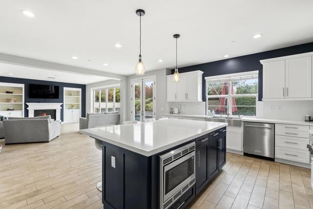 1017 Scarlet Way, Encinitas CA: https://media.crmls.org/mediaz/d1bd6744-4f58-412c-9b08-a5ac7e8a01b4.jpg