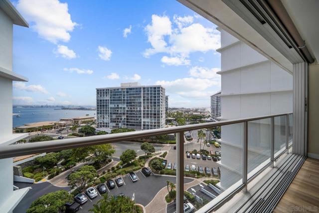 1780 Avenida Del Mundo, Coronado CA: https://media.crmls.org/mediaz/d1be9bcc-6bd7-4855-92aa-a9a613aa4493.jpg