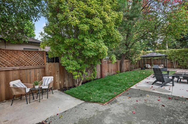 430 Gilbert Avenue, Menlo Park CA: https://media.crmls.org/mediaz/d1beb1a9-2ace-407e-8444-63cd008dd5bd.jpg