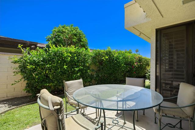 2 Rutgers Court, Rancho Mirage CA: https://media.crmls.org/mediaz/d1bedfa1-092f-4d7f-a747-fbf6affba221.jpg