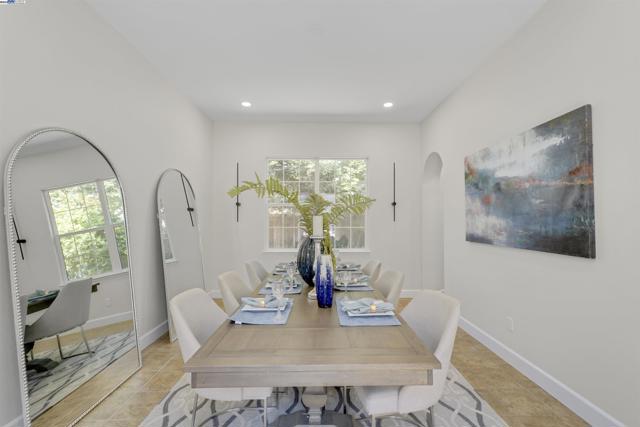 1993 Fairway Oaks Dr, Ripon CA: https://media.crmls.org/mediaz/d1bf11ce-8553-4792-a399-67ee2a2b56d3.jpg