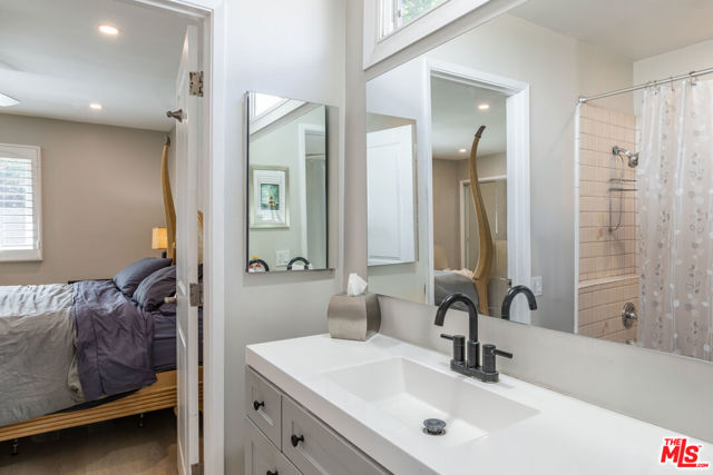 6941 Scarborough Peak Drive, West Hills CA: https://media.crmls.org/mediaz/d1c071d6-78f3-4113-9933-1799a7835787.jpg