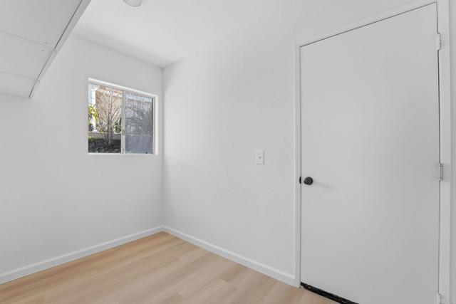 Detail Gallery Image 27 of 52 For 14493 Corte Lampara, San Diego,  CA 92129 - 3 Beds | 2/1 Baths