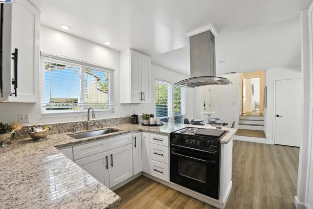 102 Rolling Green Cir, Pleasant Hill CA: https://media.crmls.org/mediaz/d1c12d23-3339-415f-b730-b45f2c49d046.jpg