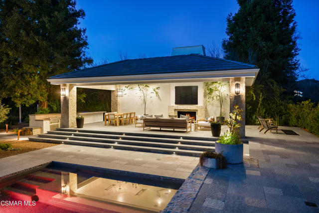 2160 Marshbrook Road, Thousand Oaks CA: https://media.crmls.org/mediaz/d1c16bd1-f6b1-4401-89ed-9c7a622b24a8.jpg