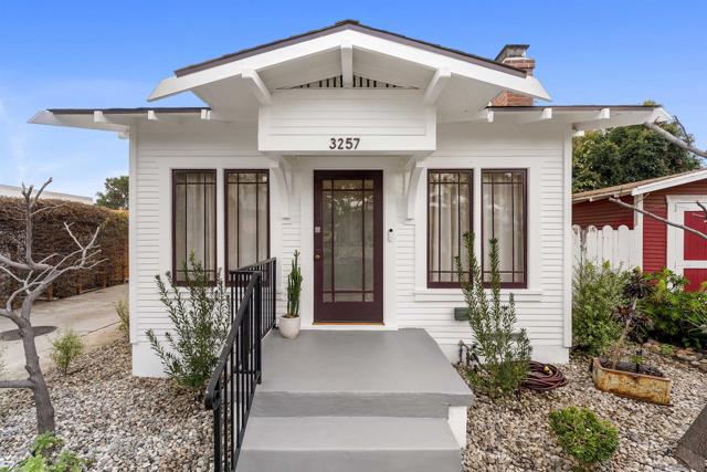 3257 Dwight St, San Diego CA: https://media.crmls.org/mediaz/d1c1b741-e2d3-4435-812a-afad26c7310e.jpg