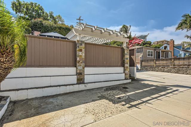 3325 Canon St, San Diego, California 92106, 3 Bedrooms Bedrooms, ,2 BathroomsBathrooms,Single Family Residence,For Sale,Canon St,240023115SD