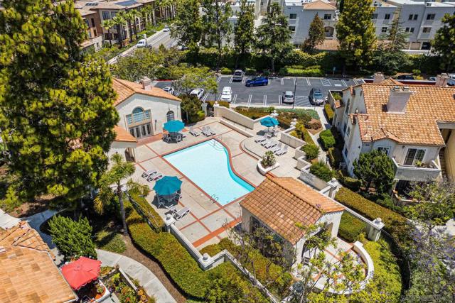 740 Breeze Hill Rd, Vista CA: https://media.crmls.org/mediaz/d1c2e542-ddee-4ae4-9048-823f56a34727.jpg