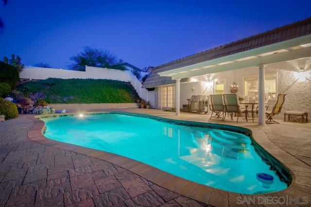 2052 Flying Hills Lane, El Cajon CA: https://media.crmls.org/mediaz/d1c2ff38-9ee4-474c-92fe-ea653ce4eea0.jpg