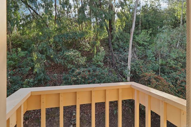 Detail Gallery Image 8 of 32 For 8262 Gilman Dr #1,  La Jolla,  CA 92037 - 2 Beds | 3 Baths