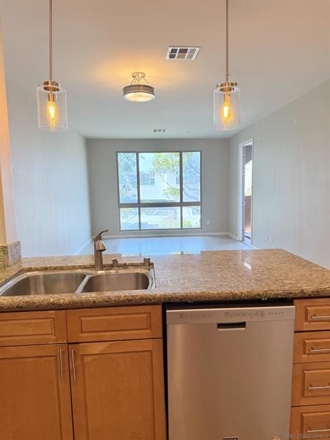 3857 Pell Pl, San Diego CA: https://media.crmls.org/mediaz/d1c41ab8-105f-412c-88f1-e35ffcc8244e.jpg