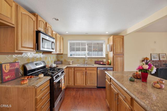 Detail Gallery Image 16 of 53 For 3601 Schooner Walk, Oxnard,  CA 93035 - 3 Beds | 2 Baths