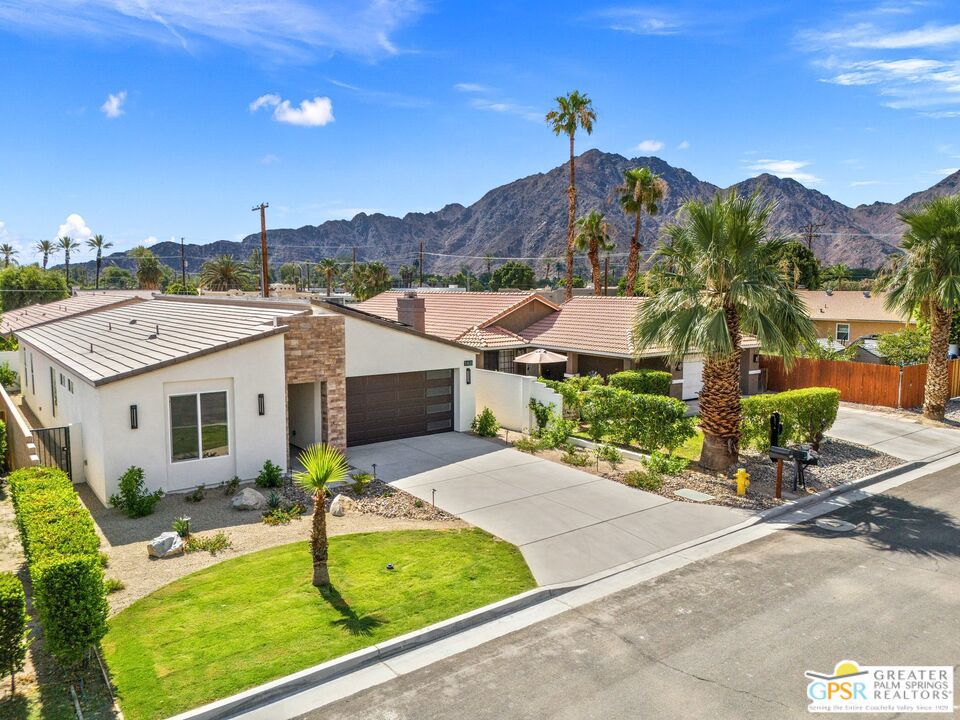 51630 Avenida Villa