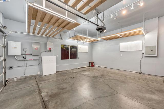 2578 Ridge Crest Ct., Castro Valley CA: https://media.crmls.org/mediaz/d1c5db0d-9200-4274-9247-e66a4e6e6043.jpg