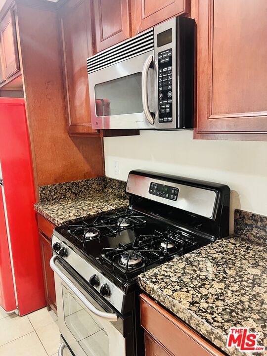 5719 Camellia Avenue, 109 photo 15