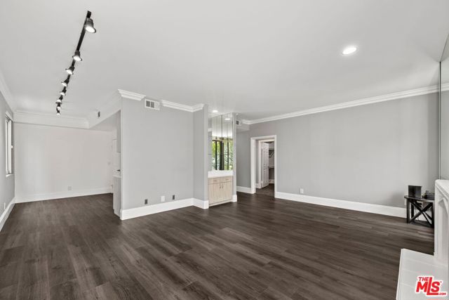 Image 4 of 41 For 1516 Hi Point Street 101