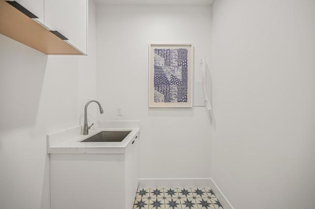 980 Lucky Avenue, Menlo Park CA: https://media.crmls.org/mediaz/d1c72804-391d-430e-948c-f62d4574d0b6.jpg