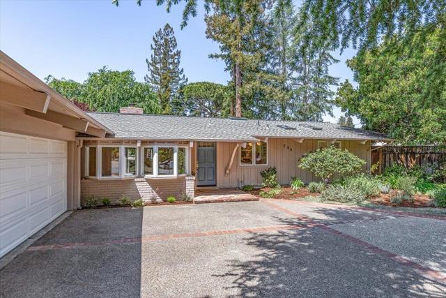 744 Los Altos Avenue, Los Altos CA: https://media.crmls.org/mediaz/d1c82f7d-6dcd-4393-8a4d-62232e2aefc1.jpg
