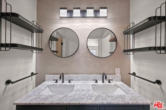7427 Cleon Avenue, Sun Valley CA: https://media.crmls.org/mediaz/d1c8d5e3-2a15-4b90-8836-490538626f07.jpg