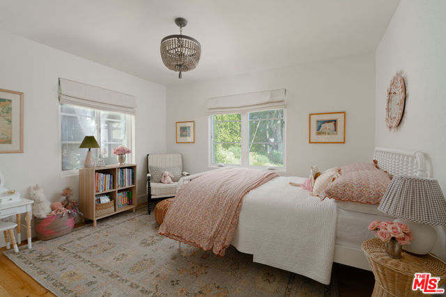 715 Circle Drive, Montecito CA: https://media.crmls.org/mediaz/d1c96795-d3cb-4ed2-b9ac-0ced3a0067dc.jpg