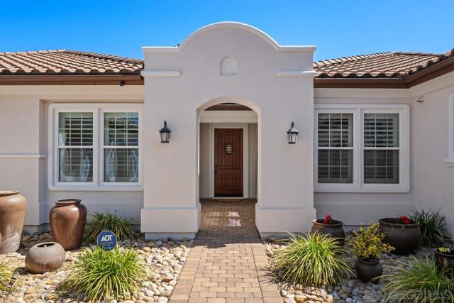 15674 Via Santa Pradera, San Diego CA: https://media.crmls.org/mediaz/d1c98640-beac-4295-8d0a-43c3d82ef1ff.jpg