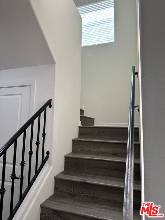 7937 N Keer Drive, Reseda CA: https://media.crmls.org/mediaz/d1c9b2de-5158-4119-86aa-9d03f6c4a1a5.jpg