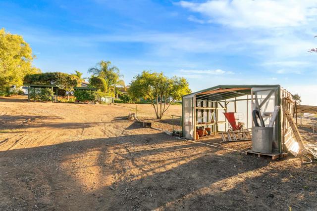 Detail Gallery Image 40 of 59 For 351 Sheila Ln, Fallbrook,  CA 92028 - 3 Beds | 3 Baths