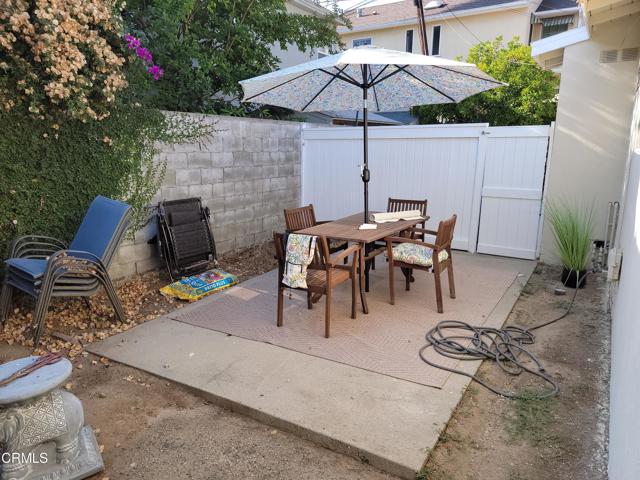 709 N Holliston Avenue, Pasadena CA: https://media.crmls.org/mediaz/d1caf06a-48f6-45df-86dd-f66d25e55d53.jpg